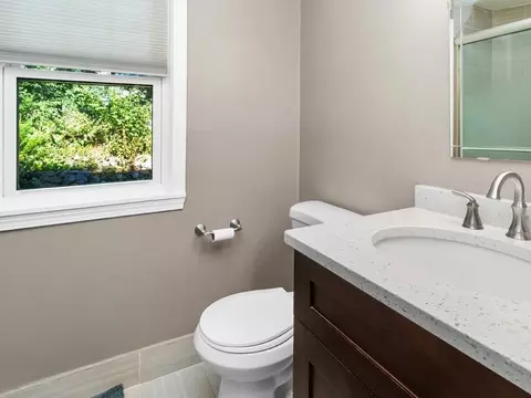 Bath - 81 Wetherbee Rd, Waltham, MA 02453 photo 1 of 2