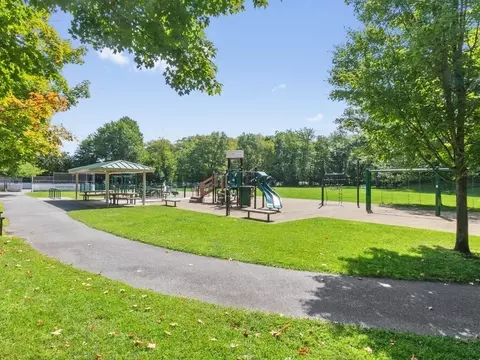 Exterior - 81 Wetherbee Rd, Waltham, MA 02453 photo 6 of 9