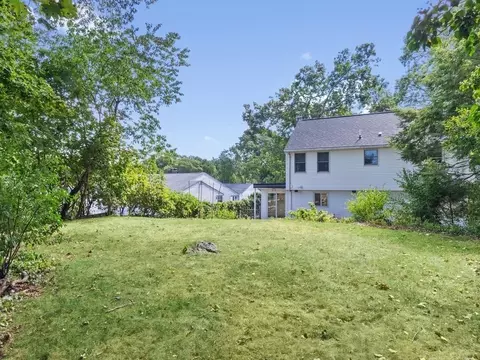 Exterior - 81 Wetherbee Rd, Waltham, MA 02453 photo 5 of 9