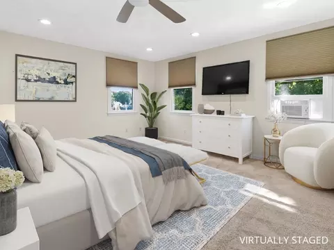 Bedroom - 81 Wetherbee Rd, Waltham, MA 02453 photo 1 of 6