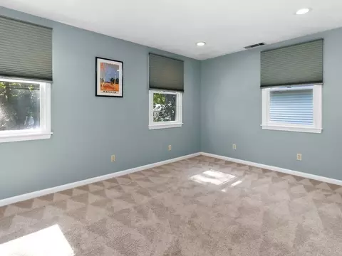 Bedroom - 81 Wetherbee Rd, Waltham, MA 02453 photo 4 of 6