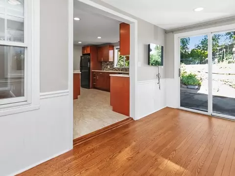 Entry Way - 81 Wetherbee Rd, Waltham, MA 02453 photo 4 of 4
