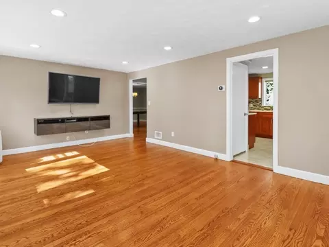 Living - 81 Wetherbee Rd, Waltham, MA 02453 photo 3 of 5