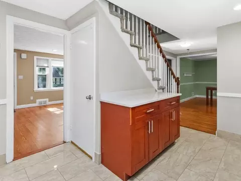 Entry Way - 81 Wetherbee Rd, Waltham, MA 02453 photo 1 of 4