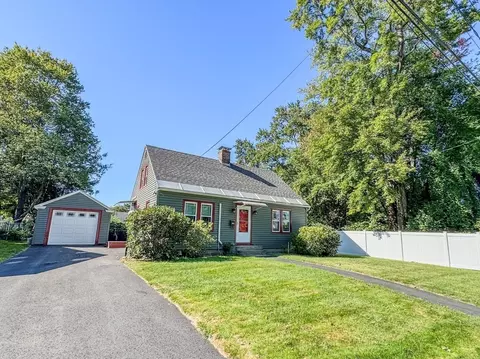 82 Smith St, Greenfield, MA 01301