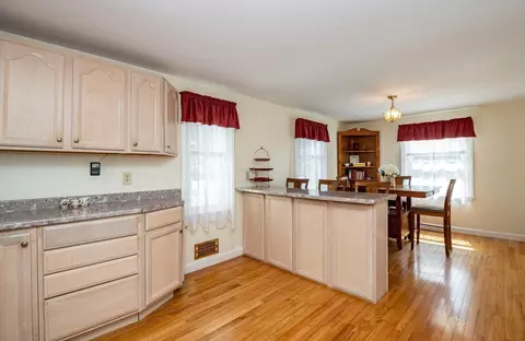 Kitchen - 31 Eustis St, Saugus, MA 01906 photo 4 of 4
