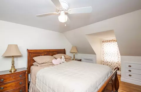 Bedroom - 31 Eustis St, Saugus, MA 01906 photo 2 of 6
