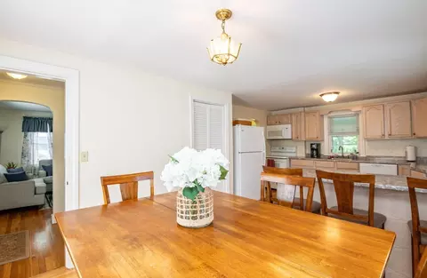 Dining - 31 Eustis St, Saugus, MA 01906 photo 2 of 3