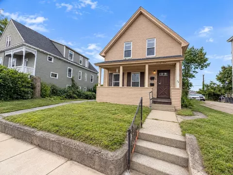 Exterior - 78 Birch St, Worcester, MA 01603 photo 2 of 4