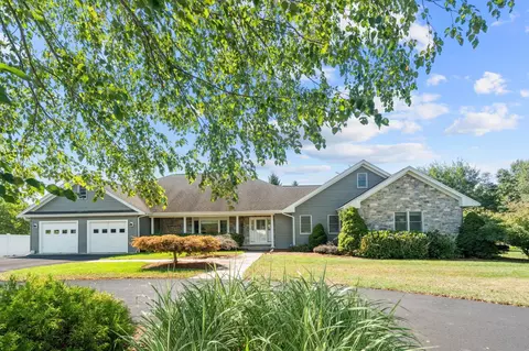 16 Sandy Pond Ln, Easton, MA 02356