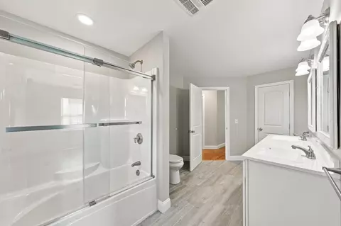 Entry Way - 774 Hicks St, Fall River, MA 02724 photo 2 of 4