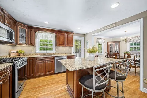 Kitchen - 23 Evergreen Way, Dedham, MA 02026 photo 4 of 7
