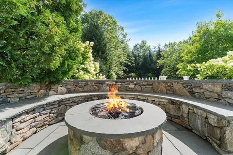 Exterior - 23 Stonefield Ct, Needham, MA 02492 photo 3 of 6