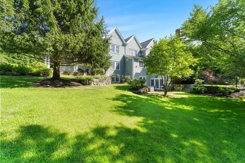 Exterior - 23 Stonefield Ct, Needham, MA 02492 photo 2 of 6