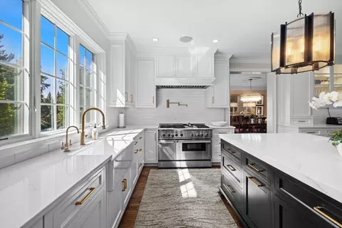 Kitchen - 23 Stonefield Ct, Needham, MA 02492 photo 3 of 3
