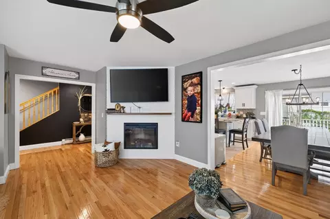Entry Way - 17 Montgomery St, Fall River, MA 02720 photo 4 of 6