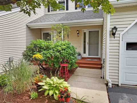 35 Belgian Ln #35, Leominster, MA 01453