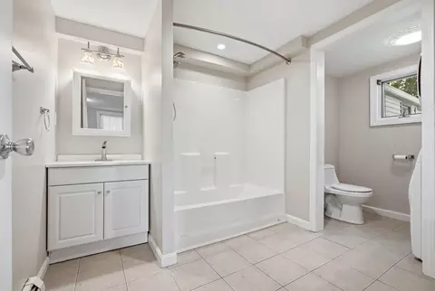 Bath - 330 Haven St, Reading, MA 01867 photo 1 of 2
