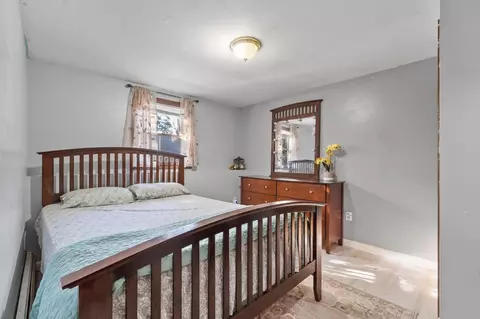 Bedroom - 77 Darnell Rd, Worcester, MA 01606 photo 7 of 8