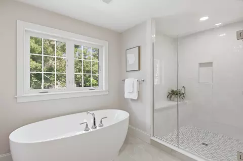 Bath - 5 Weeping Willow Dr, Andover, MA 01810 photo 2 of 3