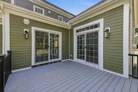 Exterior - 5 Weeping Willow Dr, Andover, MA 01810 photo 8 of 8