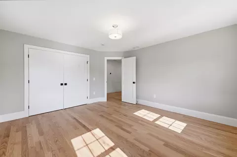 Bedroom - 5 Weeping Willow Dr, Andover, MA 01810 photo 4 of 5