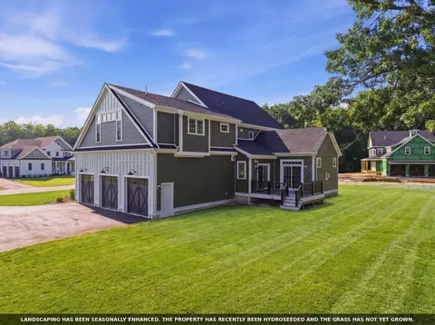 Exterior - 5 Weeping Willow Dr, Andover, MA 01810 photo 4 of 8