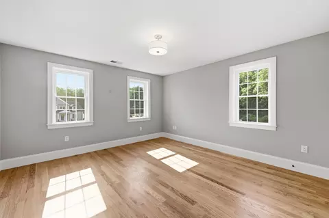 Bedroom - 5 Weeping Willow Dr, Andover, MA 01810 photo 2 of 5