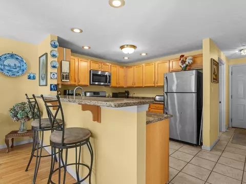 Kitchen - 29 Coldspring Dr #B, Sutton, MA 01590 photo 3 of 5