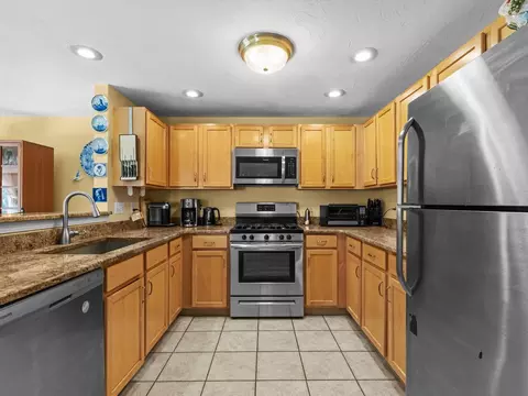 Kitchen - 29 Coldspring Dr #B, Sutton, MA 01590 photo 2 of 5