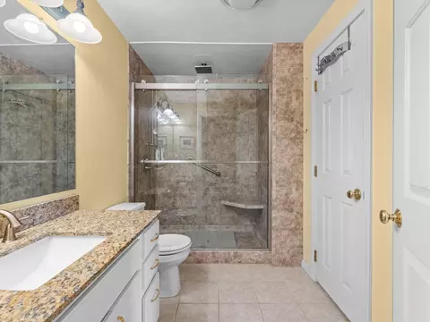 Bath - 29 Coldspring Dr #B, Sutton, MA 01590 photo 3 of 5
