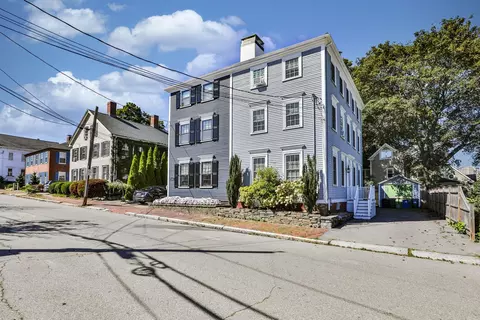 2 Court St #3, Newburyport, MA 01950