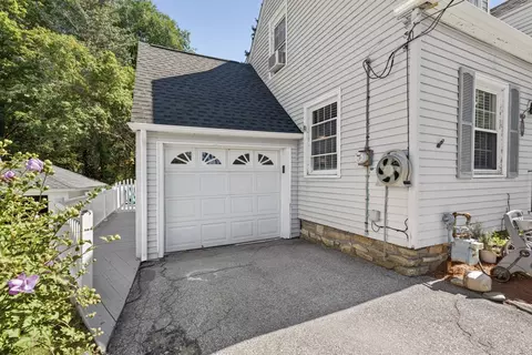 Other - 8 Lyndale Rd, Worcester, MA 01606 photo 1 of 7