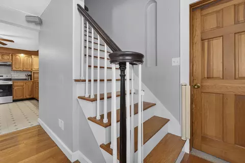 Entry Way - 8 Lyndale Rd, Worcester, MA 01606 photo 4 of 4