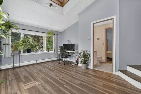 Entry Way - 8 Lyndale Rd, Worcester, MA 01606 photo 2 of 4