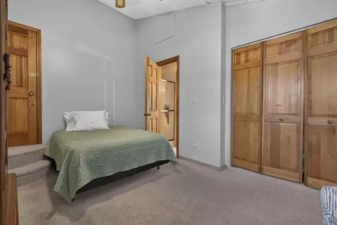 Bedroom - 8 Lyndale Rd, Worcester, MA 01606 photo 1 of 6