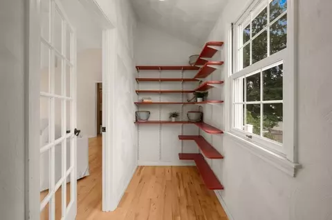Entry Way - 36 Grove St, Reading, MA 01867 photo 2 of 3