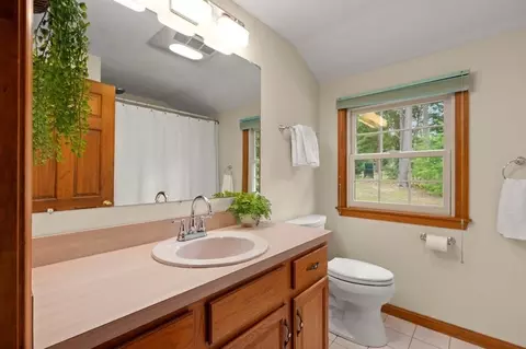 Bath - 36 Grove St, Reading, MA 01867 photo 3 of 3