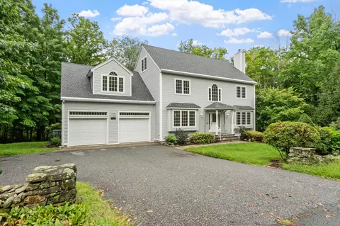 41 Gold St, Shrewsbury, MA 01545