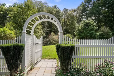 Exterior - 681 High St, Walpole, MA 02081 photo 6 of 11