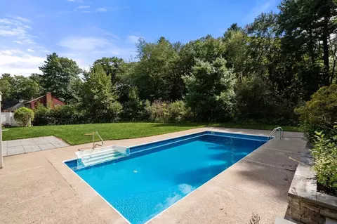 Exterior - 681 High St, Walpole, MA 02081 photo 8 of 11