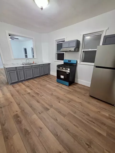 128 Shurtleff St, Chelsea, MA 02150