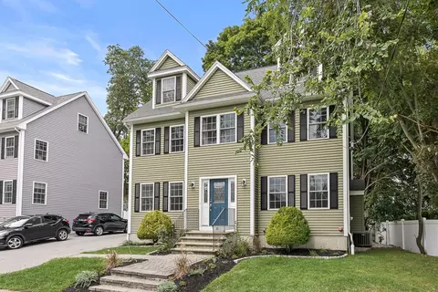 20 Smith Ln, Medford, MA 02155