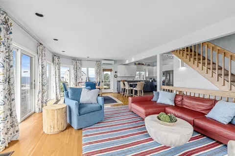Living - 21 Nelson Ave, Fairhaven, MA 02719 photo 2 of 3