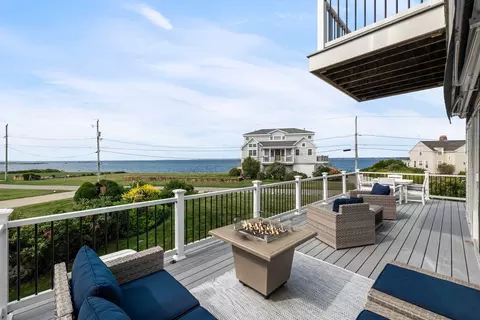 Exterior - 21 Nelson Ave, Fairhaven, MA 02719 photo 1 of 4