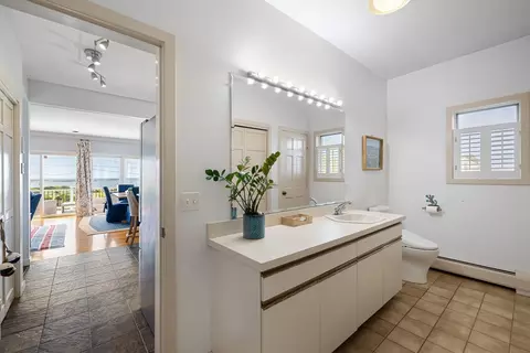 Bath - 21 Nelson Ave, Fairhaven, MA 02719 photo 1 of 3