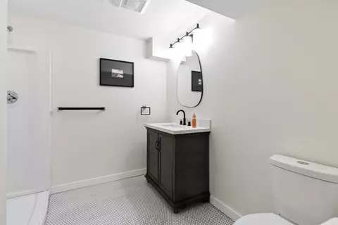 Bath - 60 Claybrook Rd, Dover, MA 02030 photo 5 of 5