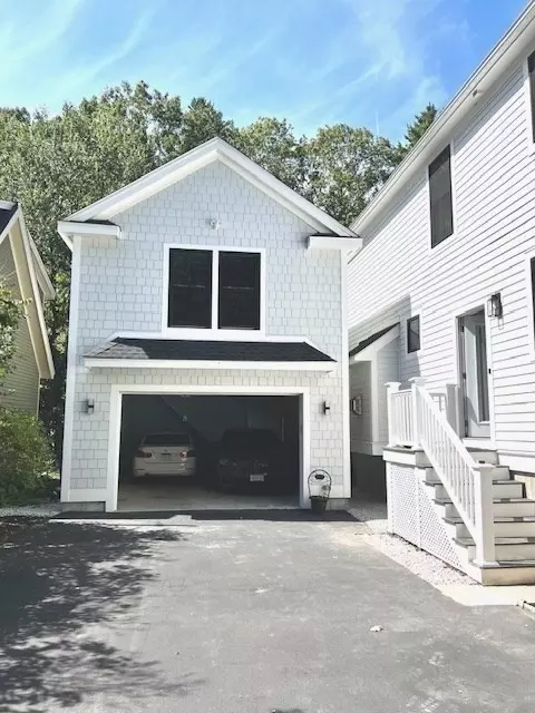 Exterior - 60 Claybrook Rd, Dover, MA 02030 photo 6 of 9