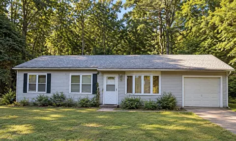 8 Cornell Cir, Dartmouth, MA 02748