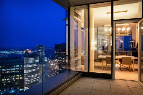 1 Franklin St #PH2D, Boston, MA 02110